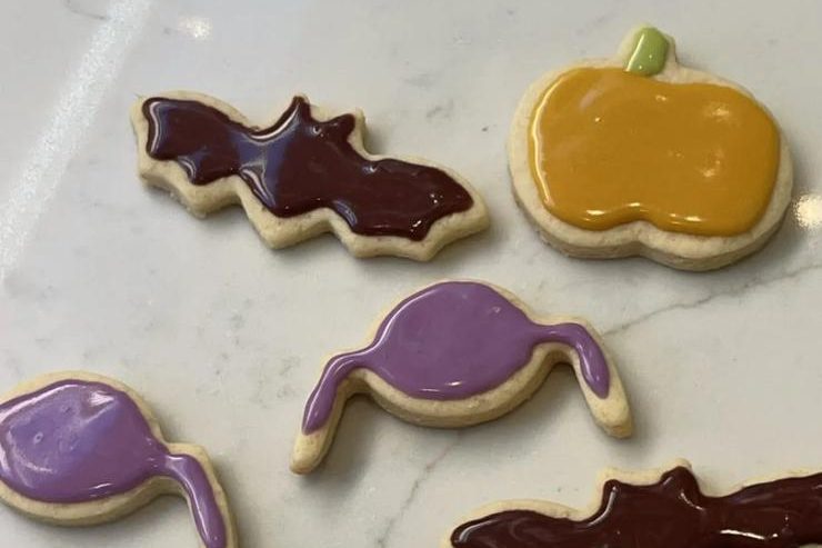 Lauren Golafshan (11) bakes halloween-themed sugar cookies for Love, Lolo, her small business. Golafshan posted the cookies on her Instagram. Photo courtesy of Lauren Golafshan.