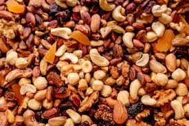 As finals season approaches, nutrition is a critical factor in ensuring academic success. Social Media Manager Elsa Goodman and Asst. Editor-in-Chief, Outreach Ellie Koff suggested a couple of recipes to help get you through the final stretch. Photo courtesy of Creative Commons via Pexels.