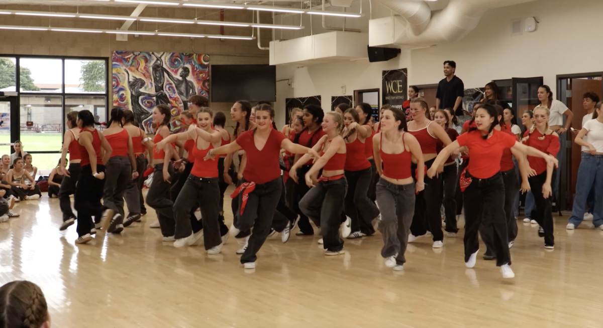 Dance PE rehearses for Fall for Dance show. The show was on Oct. 10. Photo courtesy of Eamon Hinton.